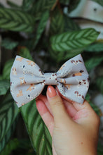 Load image into Gallery viewer, Bow Tie - Toronto